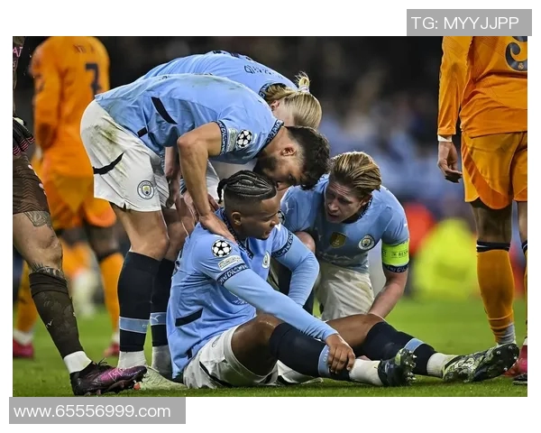 曼城在欧冠小组赛中表现出色，横扫对手跻身晋级行列