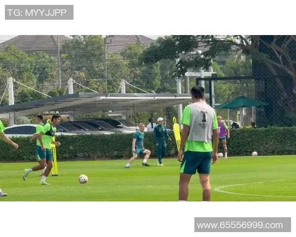 国安迎战杜伊斯堡全力争胜期待精彩对决展现球队实力与战术配合